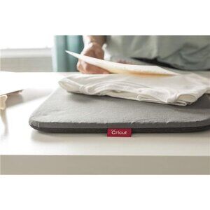 Cricut Press Mat (16" x 20"), Protective Resistant Mat for Heat Press Machines